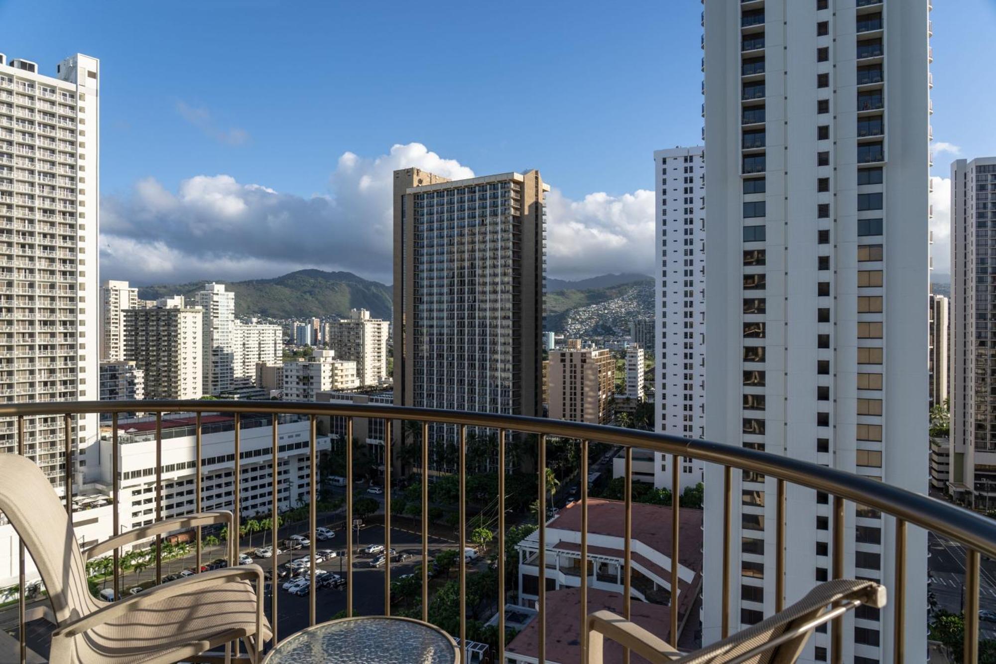 Waikiki City View Guest room 1 Queen City view